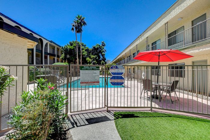 Paradise Royale | Apartments For Rent in Las Vegas, NV