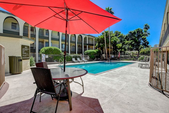 Paradise Royale | Apartments For Rent in Las Vegas, NV