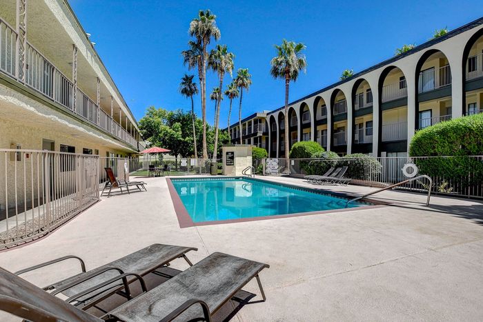 Paradise Royale | Apartments For Rent in Las Vegas, NV