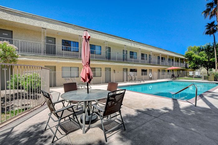 Paradise Royale | Apartments For Rent in Las Vegas, NV