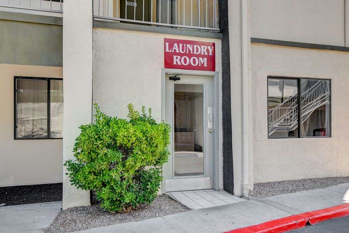 Paradise Royale | Apartments For Rent in Las Vegas, NV