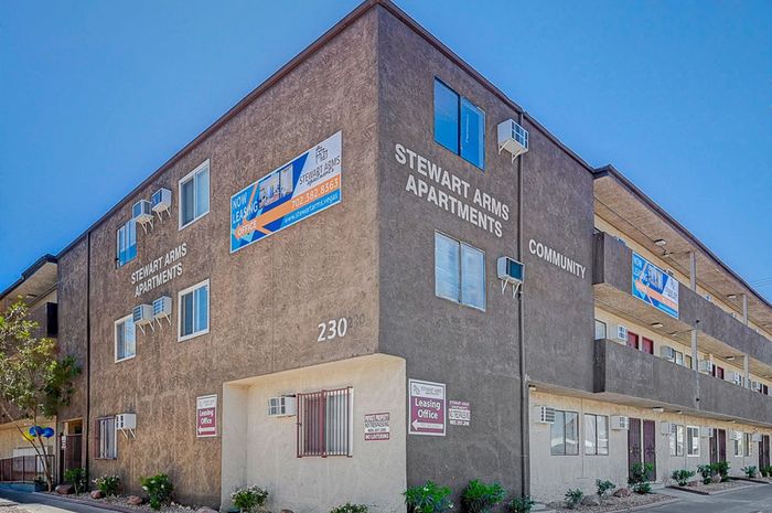 Stewart Arms - Apartments For Rent Las Vegas - Newly Renovated