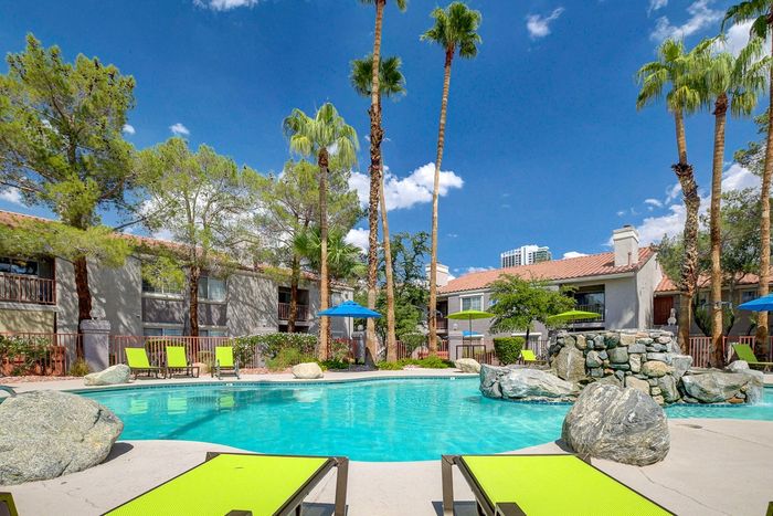 Napoli Pool | Apartments For Rent in Las Vegas