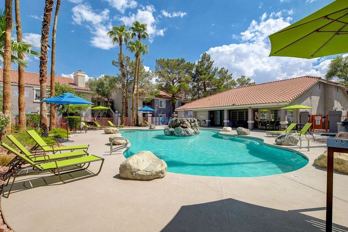 Napoli Pool | Apartments For Rent in Las Vegas