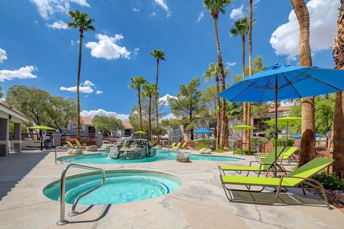 Napoli Pool | Apartments For Rent in Las Vegas