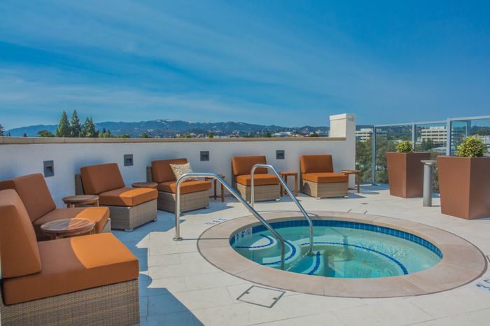 rooftop hot tub with outdoor seating at the arroyo residences in walnut creek