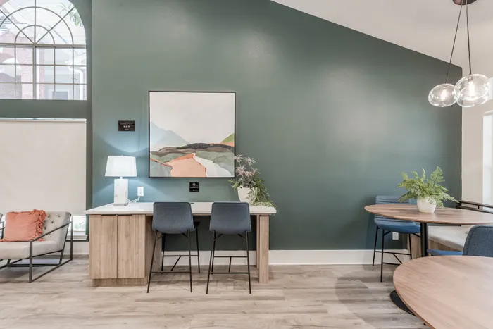 Work from home space in resident amenity area at Alister Galleria apartments in houston texas