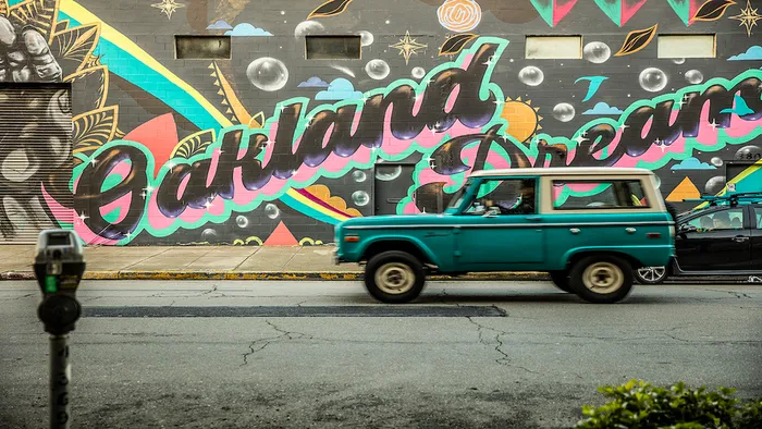 Exterior of Oakland Dreams Street Art