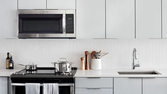 Sleek Stainless Steel Glass Cook-top Stove with Stainless Steel Microwave