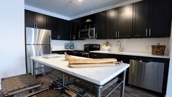 Modern Kitchen with Moveable Island