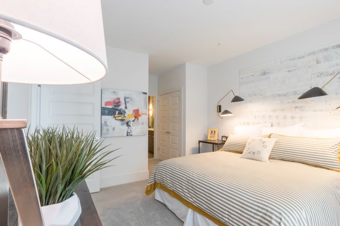 bedroom and ample storage opportunities at Modera Midtown apartment homes in atlanta georgia
