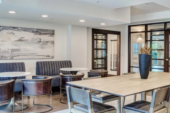 resident lounge area at alister montclair apartments
