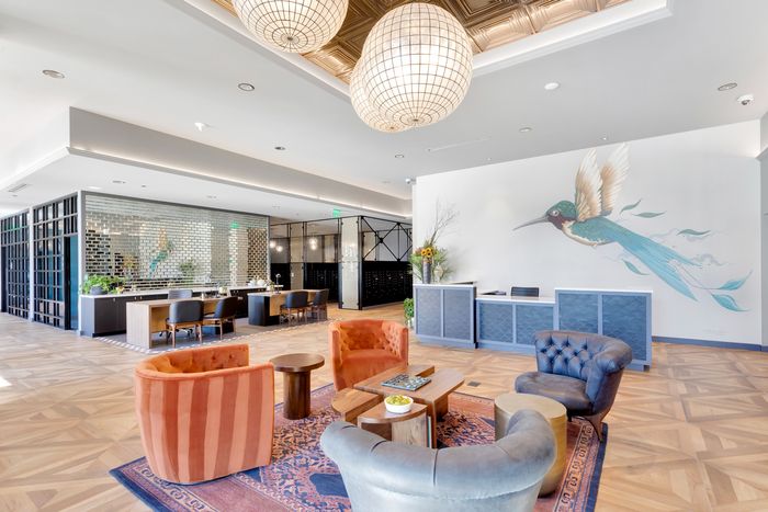 lobby with ample seating for residents modera art park apartment homes for rent in denver colorado