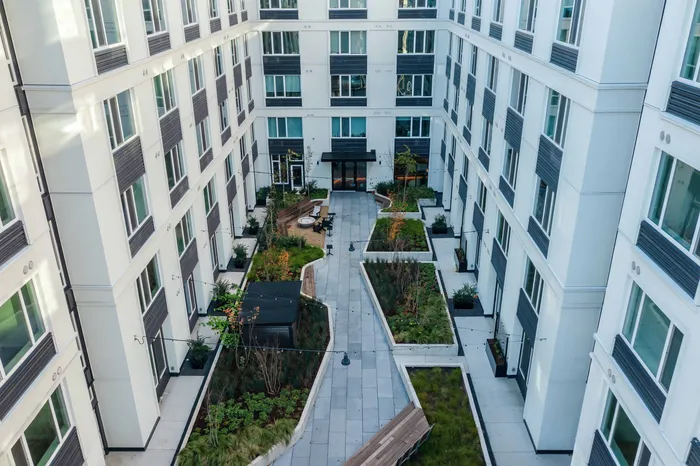 Mordera Morrison courtyard