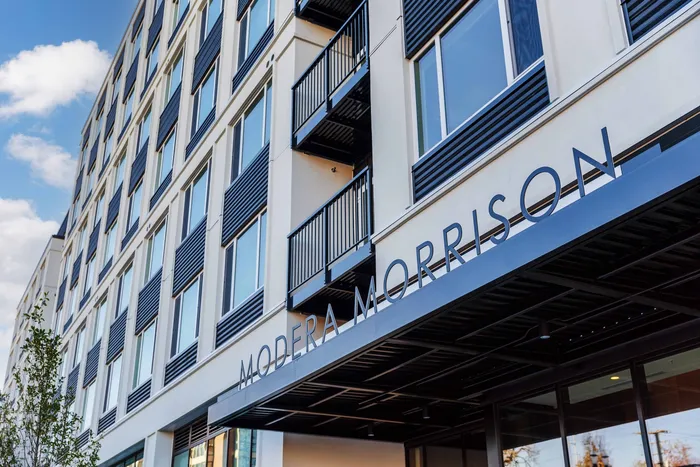 moderna morrison leasing entrance