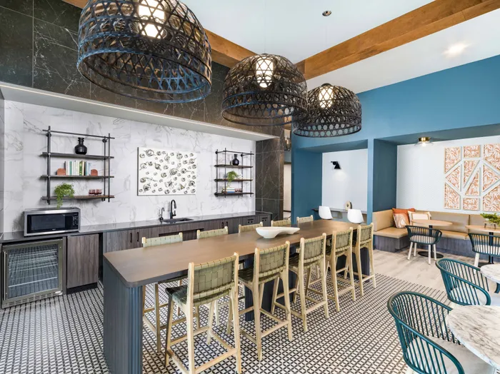 Clubroom with coffee bar and cafe seating