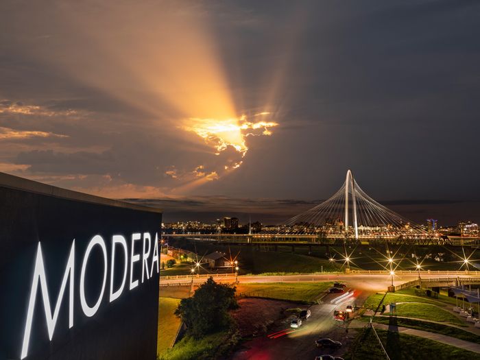 sunset at modera trinity overlooking dallas tx