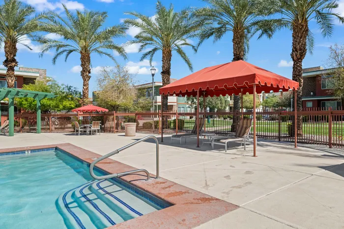 Pool Ramada