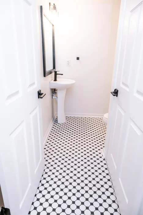 Townhome Bathroom | Apartments in Kansas City, MO | Union Hill