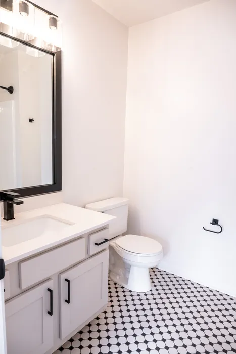 Townhome Bathroom | Apartments in Kansas City, MO | Union Hill