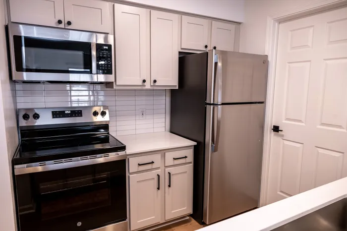 2 Bedroom Kitchen | Apartments in Kansas City, MO | Union Hill