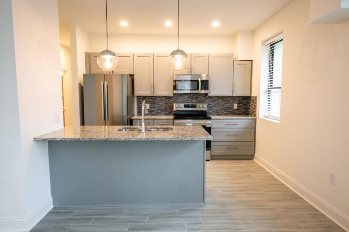 2106 | Kitchen