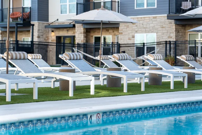 Noble | Outdoor Loungers