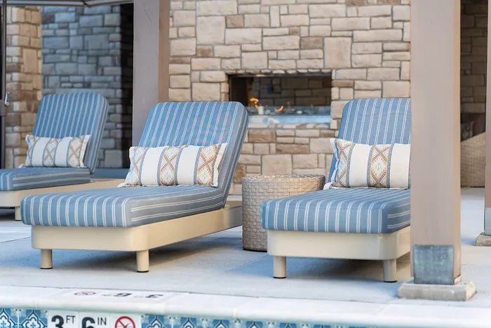 Noble | Outdoor Loungers