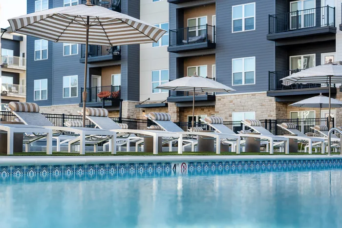 Noble | Outdoor Pool