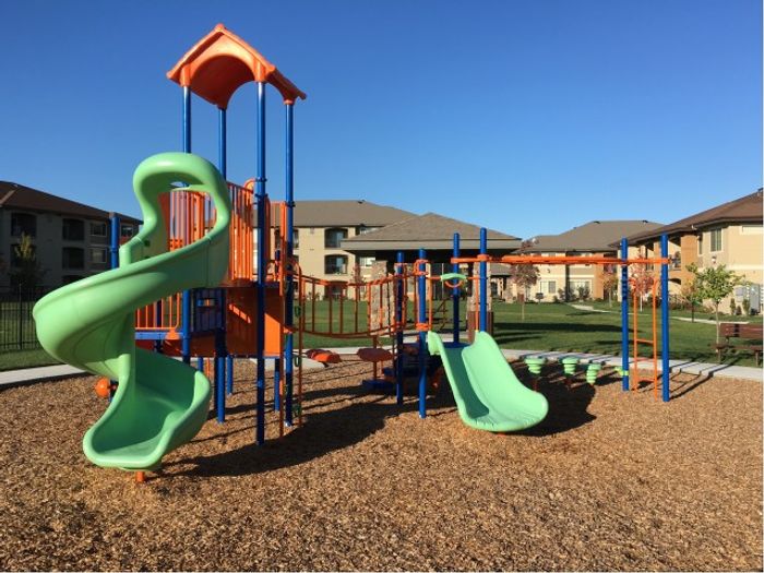 Apartments with playground Meridian, ID