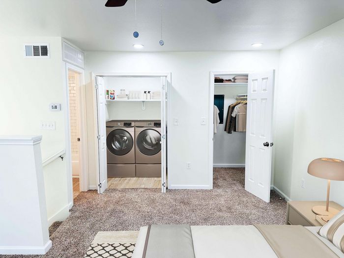 Townhome Laundry & Closet