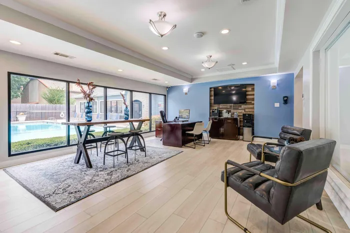 Leasing Office