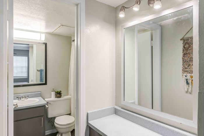One-Bed Bathroom