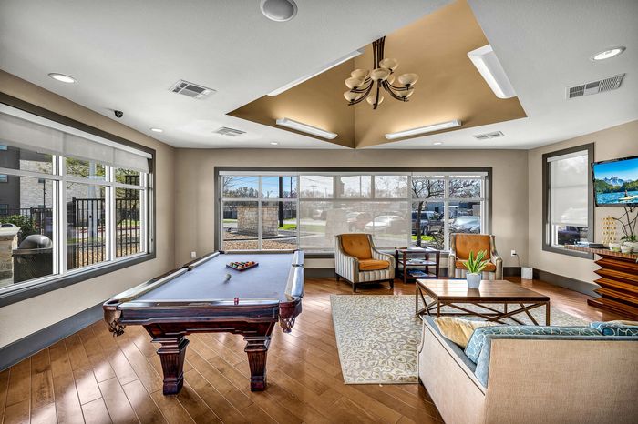 Clubhouse 2