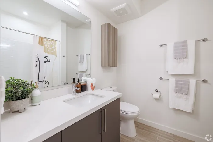 1-Bed Bathroom