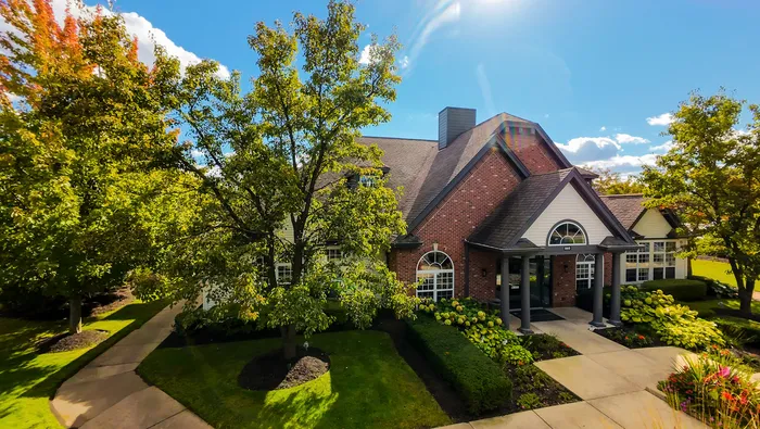 Leasing Office Exterior