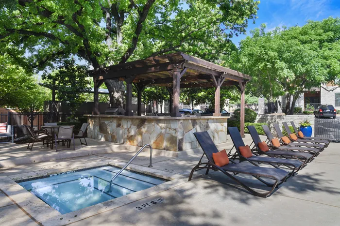 Saratoga Ridge Apartments Austin TX Poolside