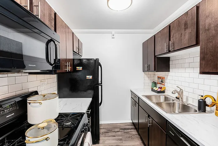 Ellyn Crossing Kitchen