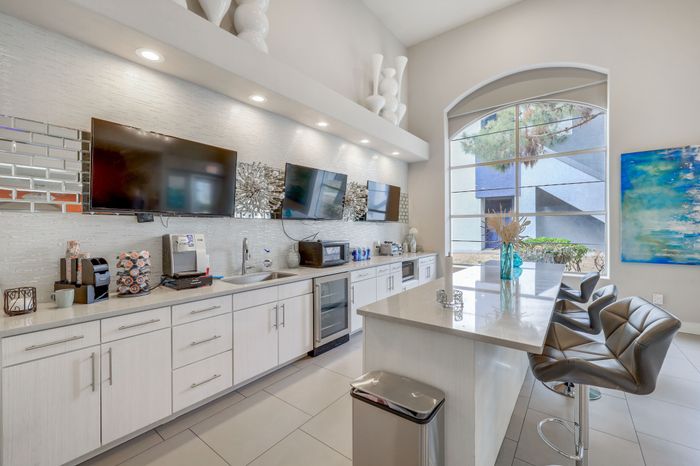 Arium Meadows