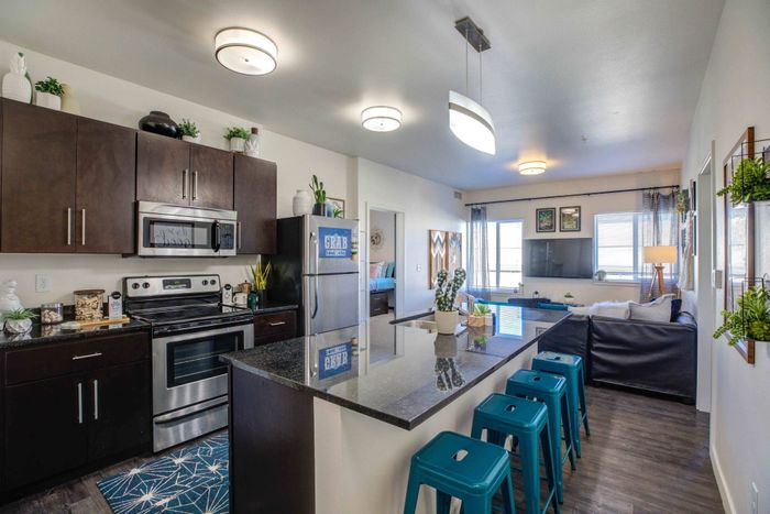 Model Unit Kitchen