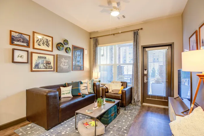 Model Unit Living Room