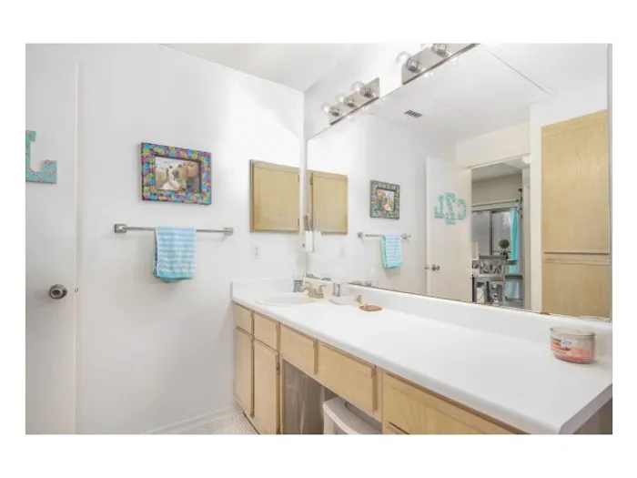 Spacious Bathroom
