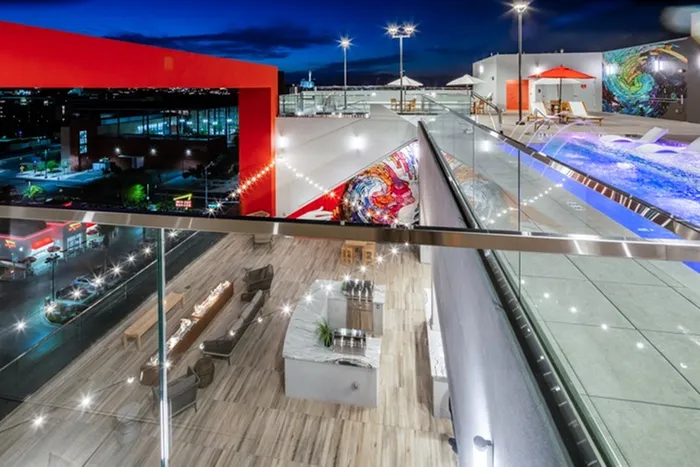 7th Floor Open-Air Deck w/ Lounge, Fire Pits & BBQ Grills