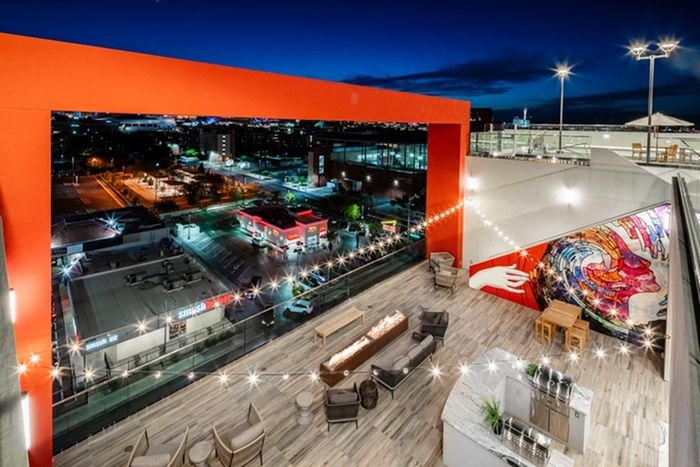 7th Floor Open-Air Deck w/ Lounge, Fire Pits & BBQ Grills