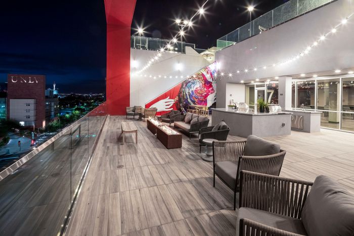Spacious Porch Area