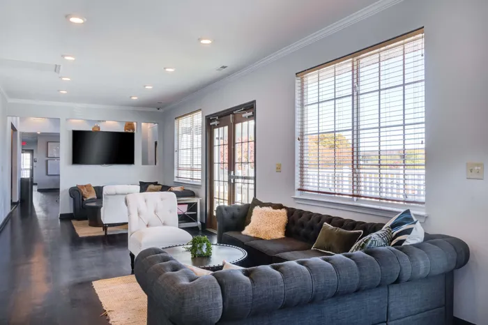 A place to relax with comfortable couchs and a great view of the tv