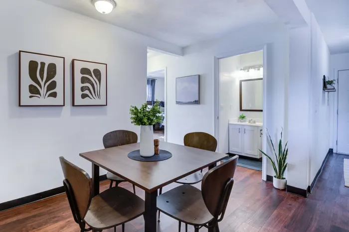 Unit dining room