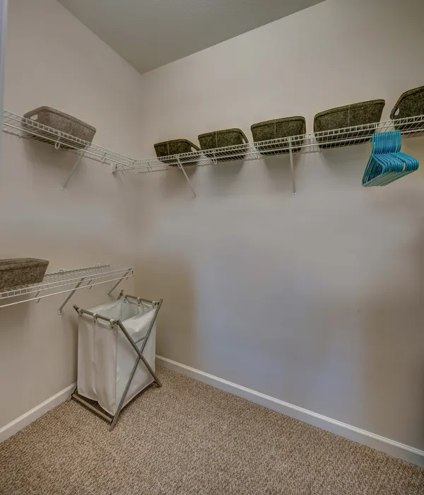 563 Closet 1