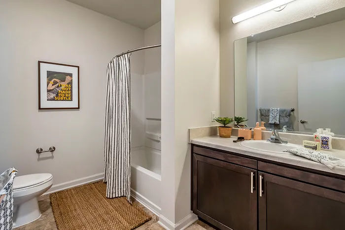 Herky 2x2 906 bathroom