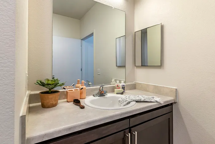 Herky 2x2 906 bathroom
